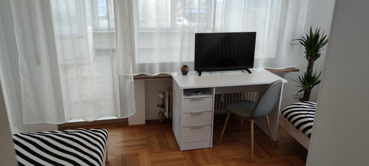 Schoene Und Optimal Gelegene Wohnung Weisskirchen Exterior foto