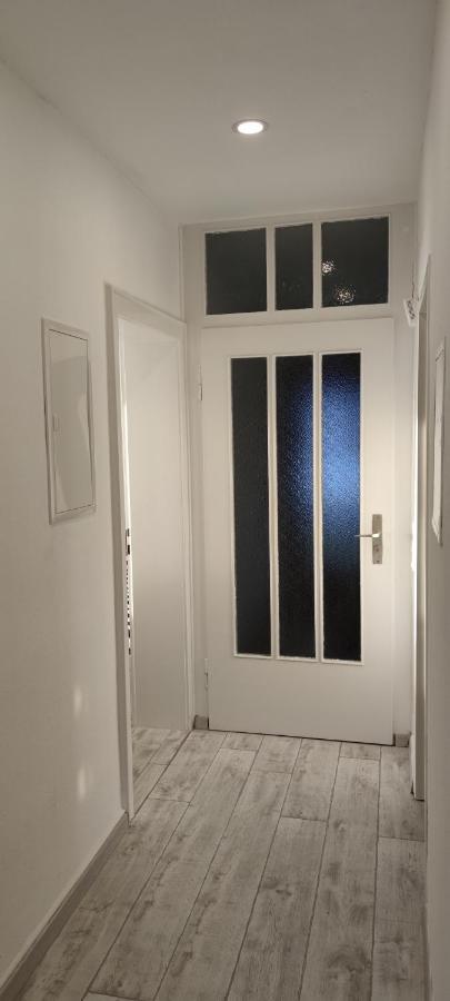 Schoene Und Optimal Gelegene Wohnung Weisskirchen Exterior foto